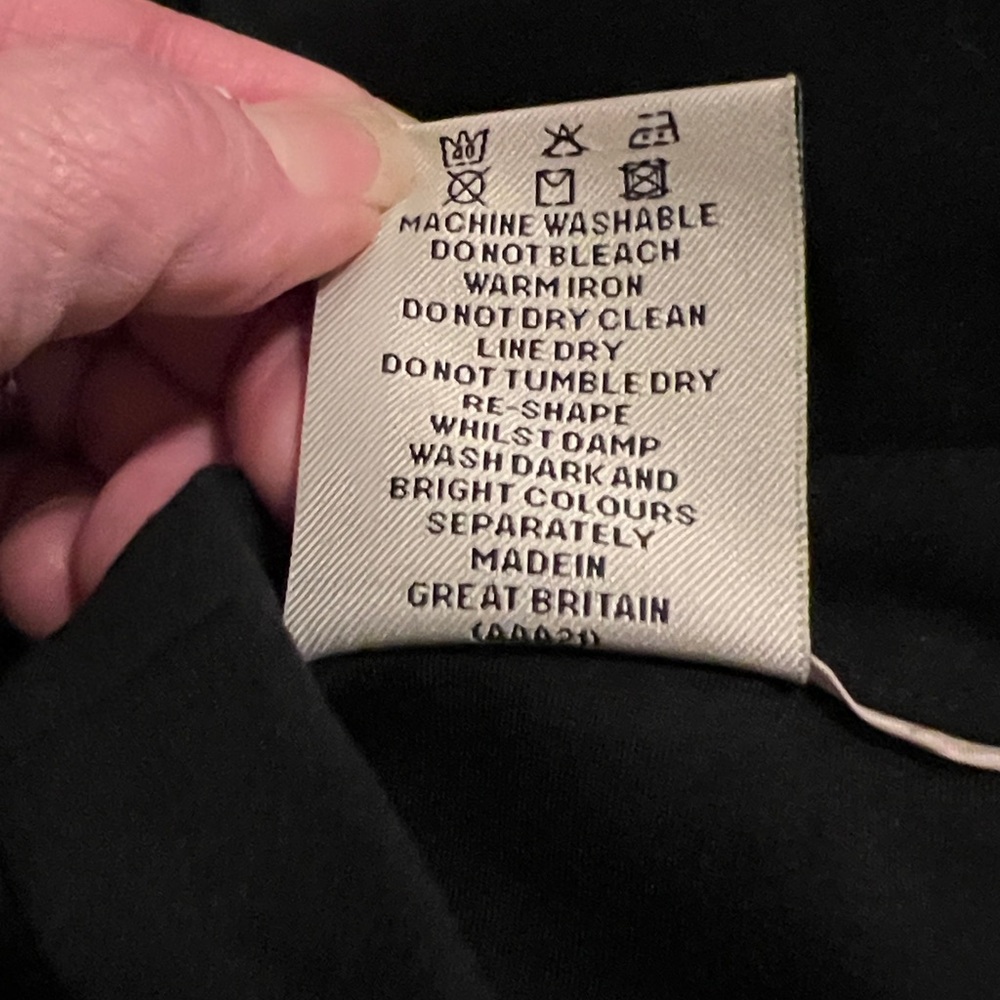 Vintage Burberry pleated front straight cropped black pants 30” x 27” - Picture 4 of 6